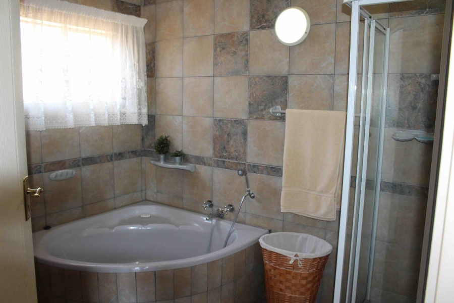 5 Bedroom Property for Sale in Oranjeville Free State